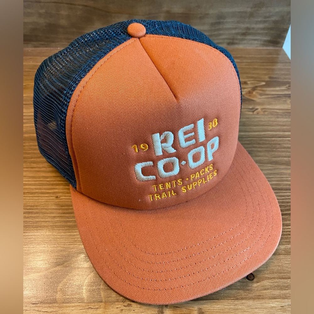 REI Co-op hat - trucker style - one size